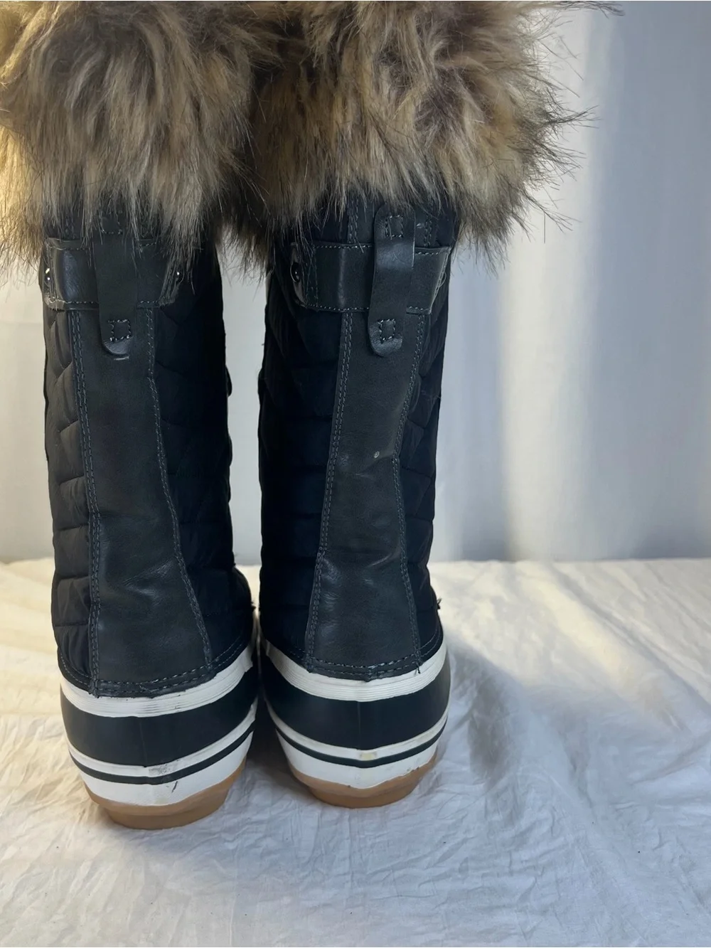 Falls Creek KatrinaII Women's sz10 Black 3MThinsulate FurTrim Winter LaceUpBoots